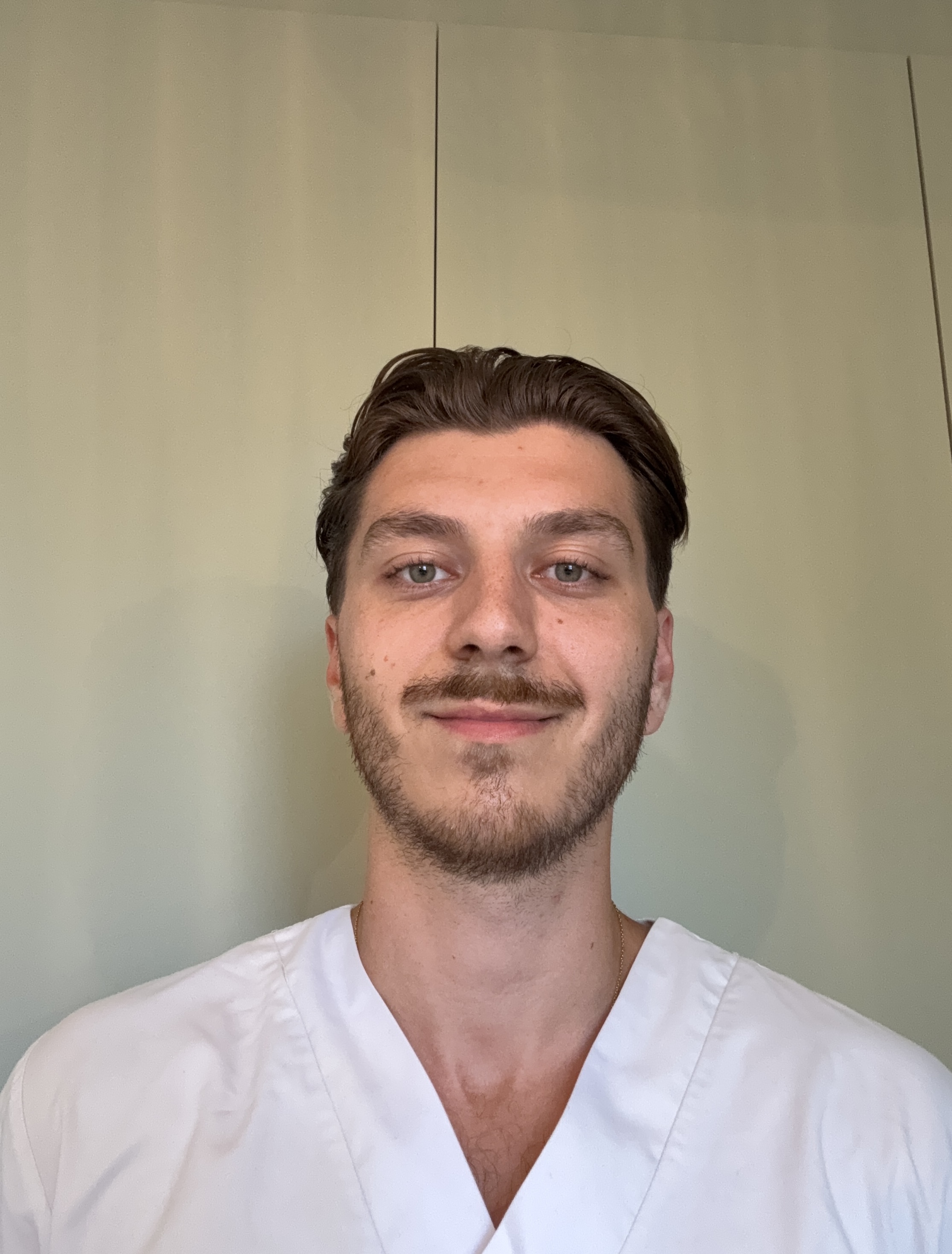 Emilien PRUNEYRE ostéopathe à Paris