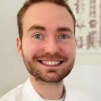 Lucas FORMAN ostéopathe à Saint-Avé