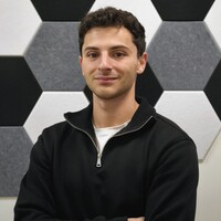 Qumran DJEZZAR ostéopathe à Paris