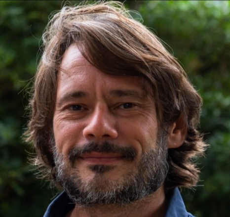 Antoine CAUSSE D'AGRAIVES ostéopathe à Arcueil