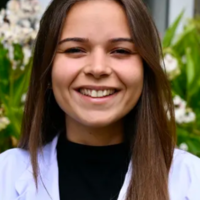 Camille BECHARD ostéopathe à Issy-les-Moulineaux