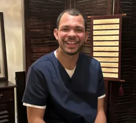 Eldrick FLORENT ostéopathe à Paris
