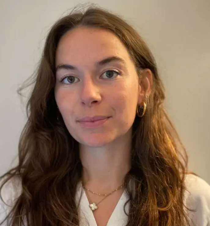 Manon CHARGELEGUE ostéopathe à Paris