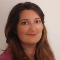 Julia LESTIENNE ostéopathe à Châtillon
