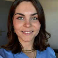 Léa KOWYNIA, ostéopathe à Lentigny