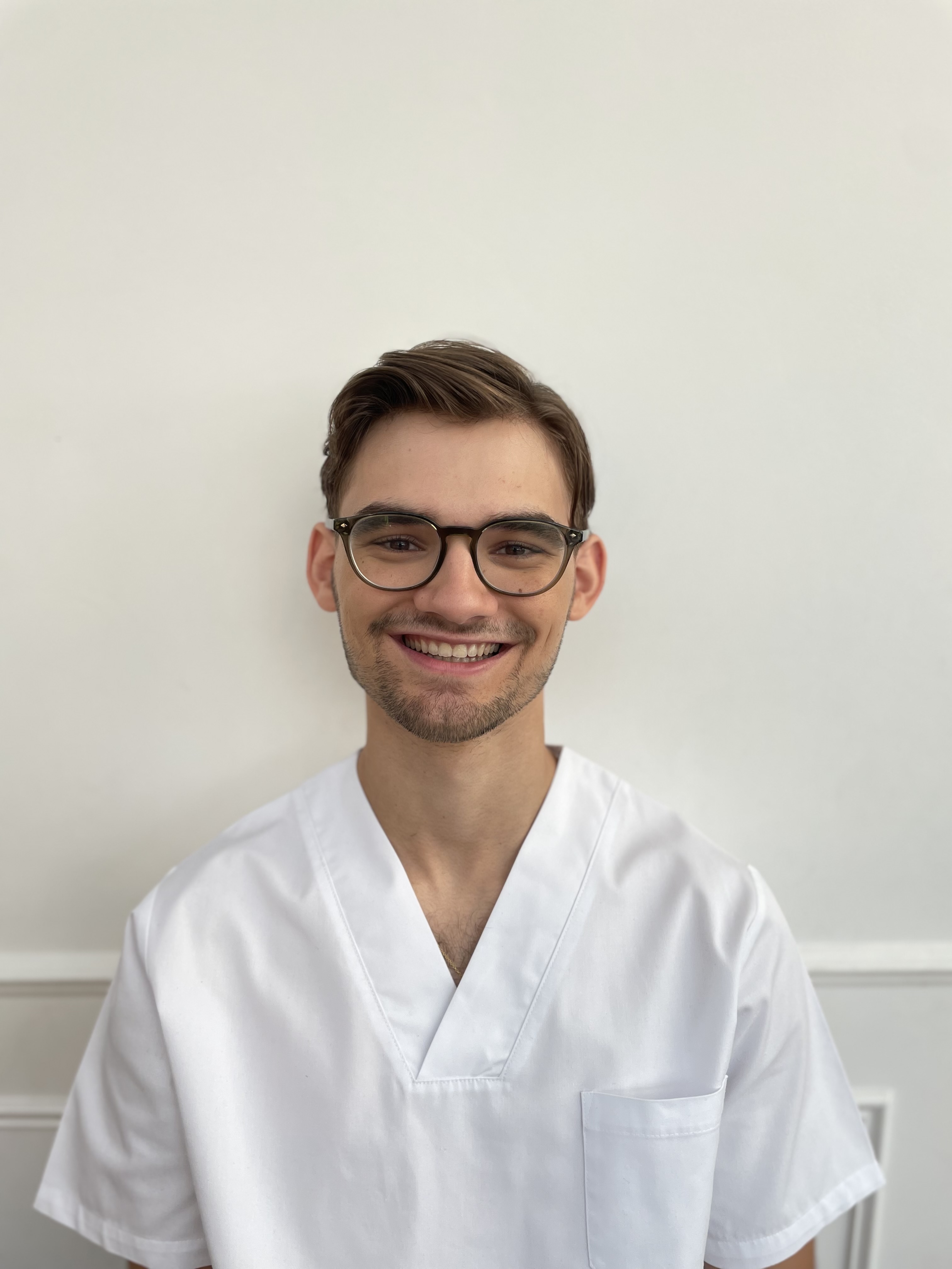 Antonin BOREL ostéopathe à Vanves