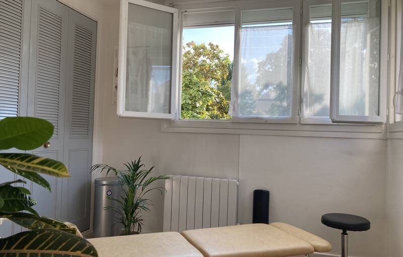 Felix cornevin osteopathe nanterre cabinet interieur leger - REFLEX OSTEO - le 1er réseau national de permanence en ostéopathie