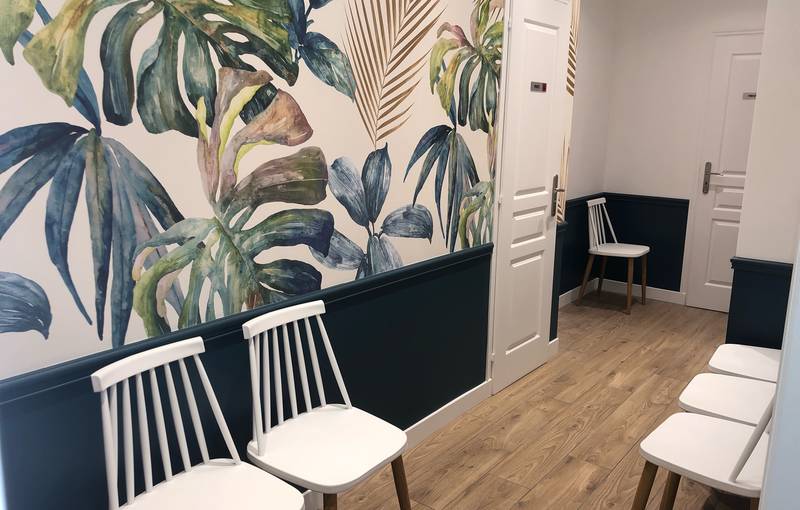 Salle d attente cab - REFLEX OSTEO - le 1er réseau national de permanence en ostéopathie