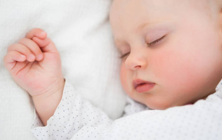 RGO régurgitations du bébé et traitement en ostéopathie du nourrisson